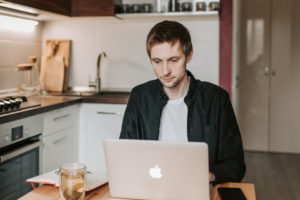 Como fazer a gestão de equipes em trabalho remotor